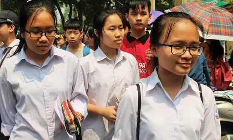 Kỳ thi tuyển sinh lớp 10 trường chuyên: Thí sinh mệt mỏi khi thi xong môn tiếng Anh